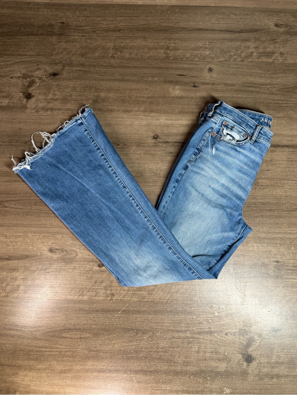 American Eagle Outfitters Women’s Flare Boot Cut Distressed Denim Jeans Size 8 - Picture 1 of 9